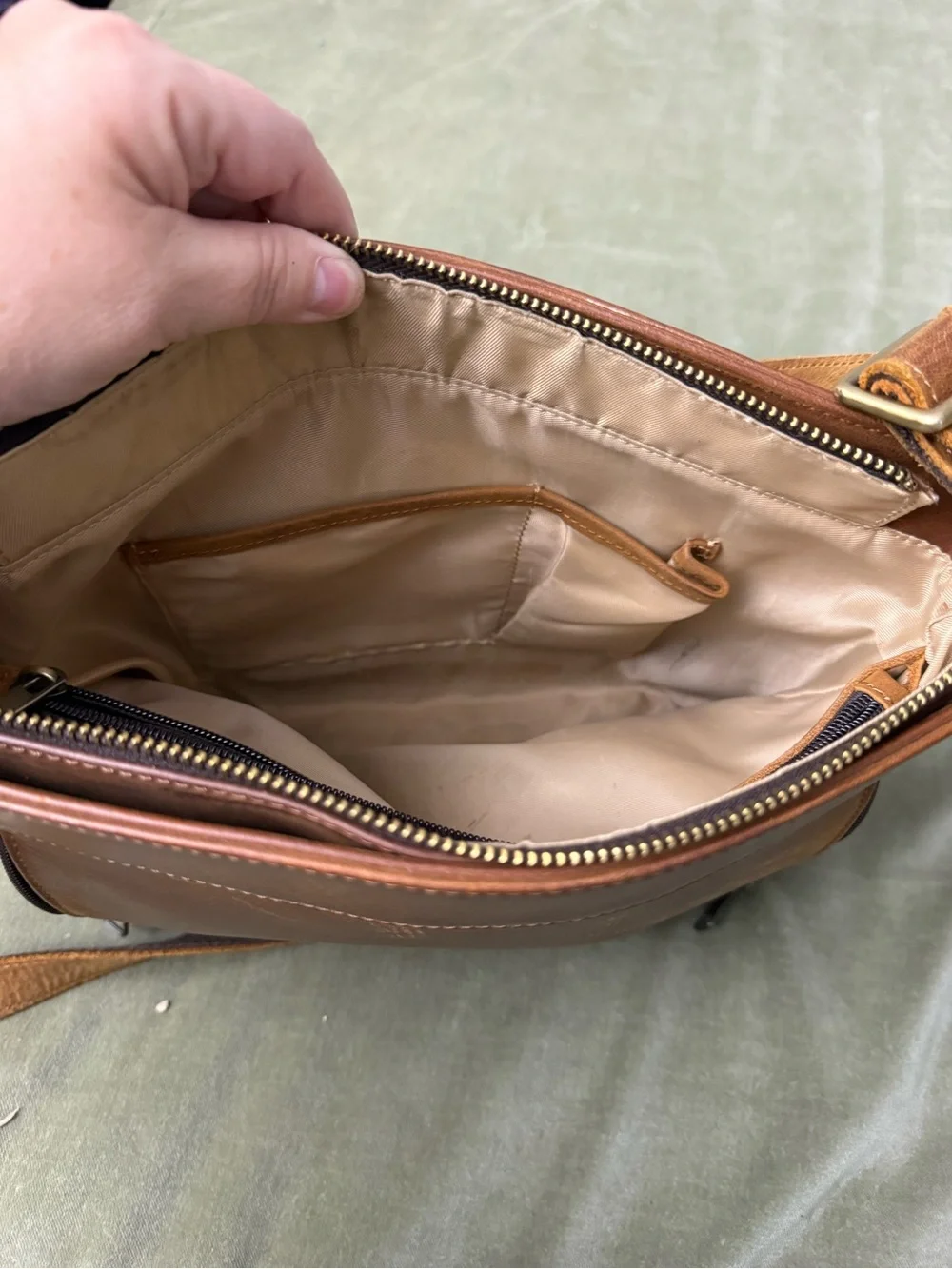 Lady Conceal Leather Crossbody Bag Purse Lots of Pockets Everyday Style #OSP